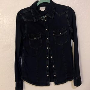 Women’s Levi’s long sleeve button down